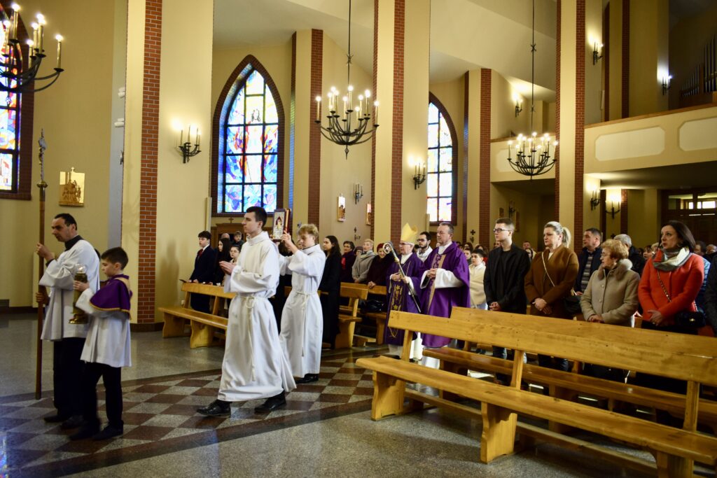 Parafia św Jakuba Apostoła W Skierniewicach Bierzmowanie - Parafia Najświętszego Serca Pana Jezusa i Niepokalanego